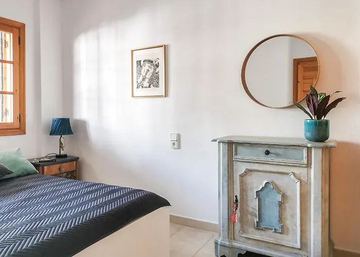 Casa Del Angel , Cosy 2 Bed Apartment,150m From Playa Locos Beautiful Swimming Pool * Torrevieja