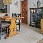 Casa Del Angel , Cosy 2 Bed Apartment,150m From Playa Locos Beautiful Swimming Pool Torrevieja