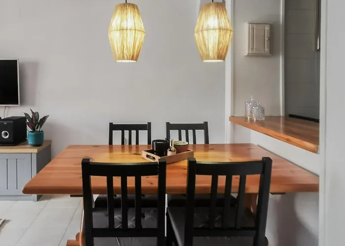 Apartamento Casa Del Angel , Cosy 2 Bed Apartment,150m From Playa Locos Beautiful Swimming Pool *